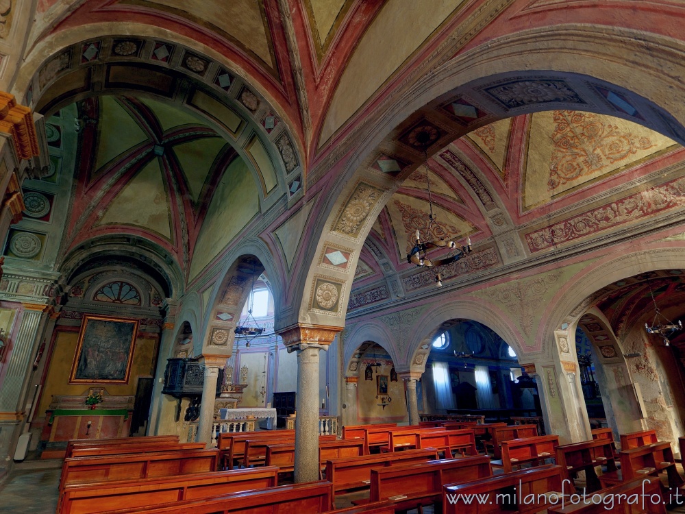 Candelo (Biella) - Arcate all'interno della Chiesa di Santa Maria Maggiore